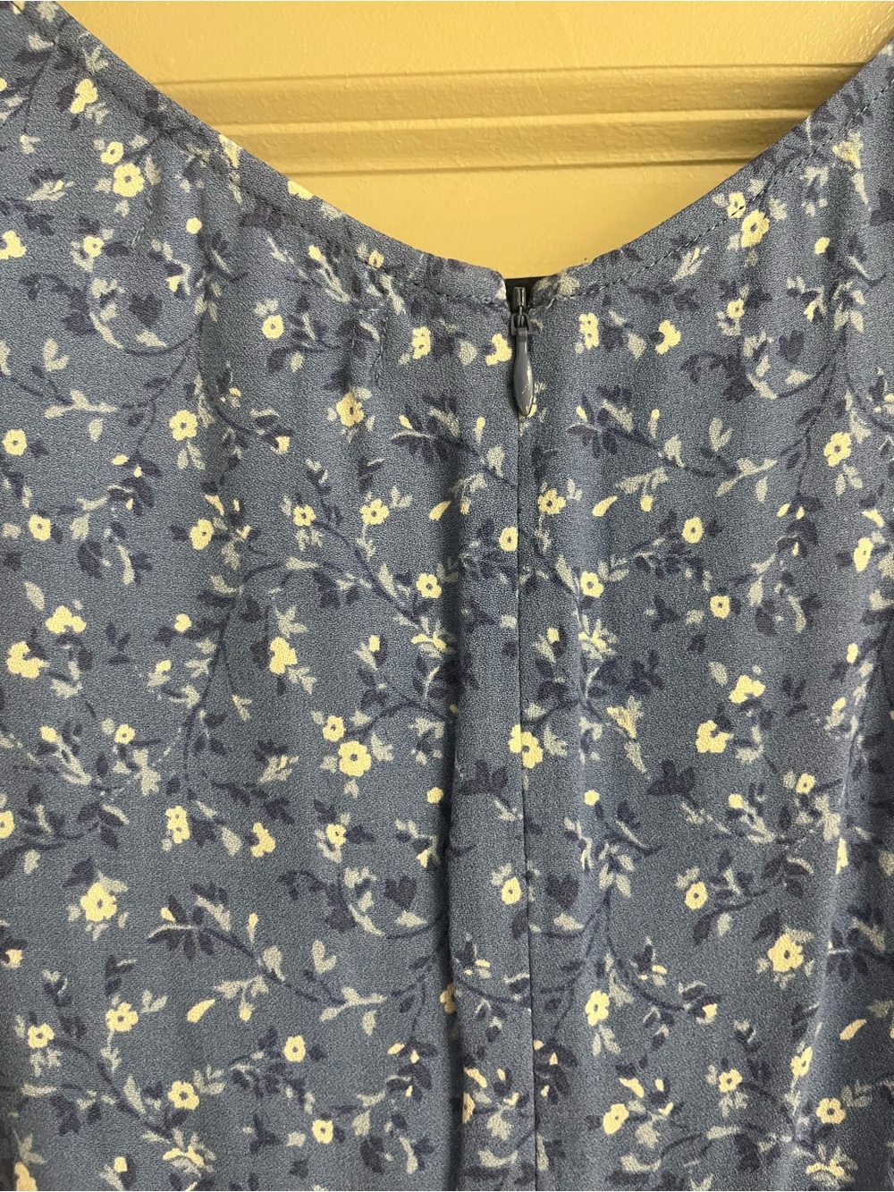 Reformation mini dress blue and white floral - Picture 3 of 6